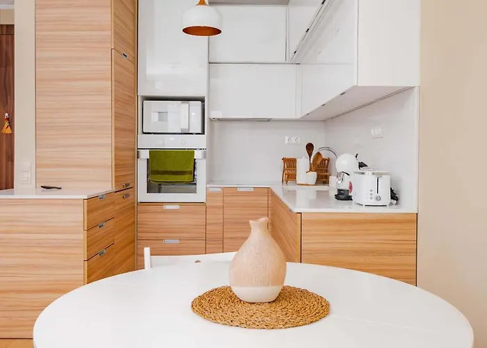 Sunny 1br With Balcony * Sofia