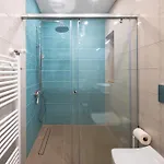Sunny 1br With Balcony