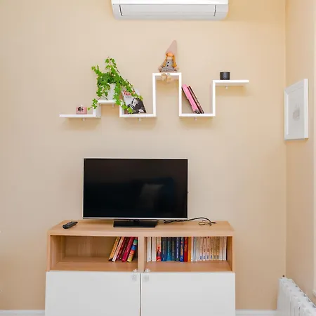 Sunny 1br With Balcony Apartment Sofia