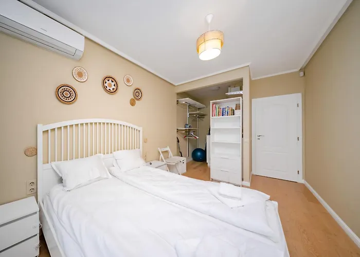 Sunny 1br With Balcony * Sofia