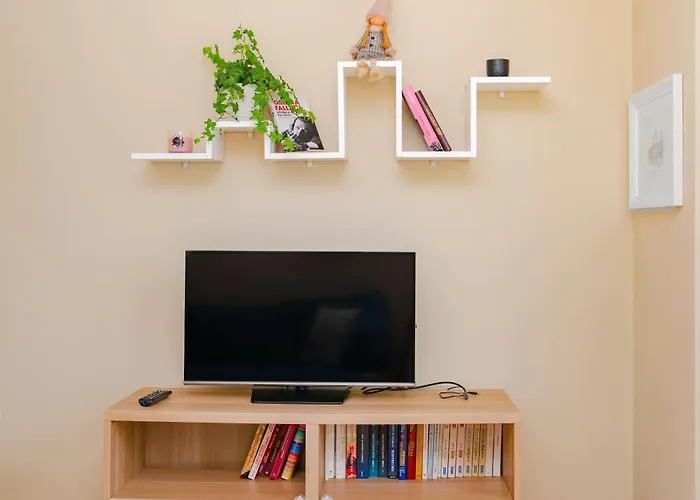 Sunny 1br With Balcony Lejlighed Sofia