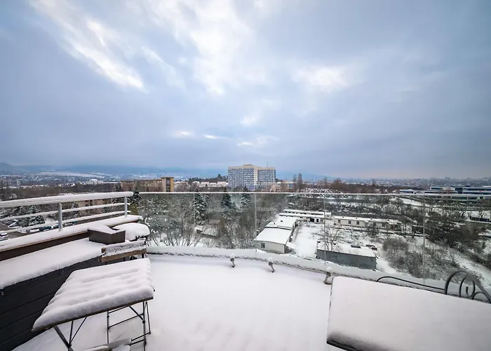 Lejlighed Sunny 1br With Balcony *